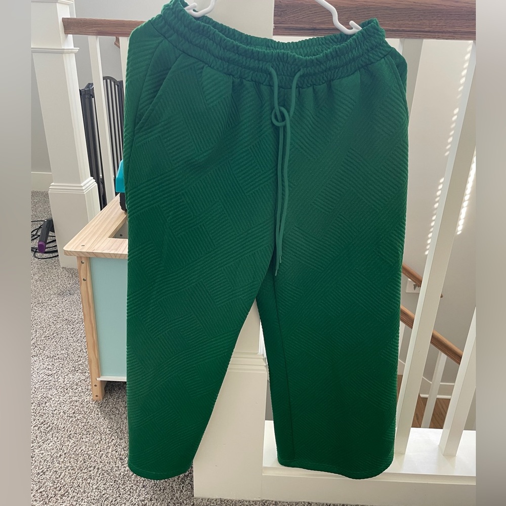 Green Textured Matching Set. Size Medium. From Bo… - image 2